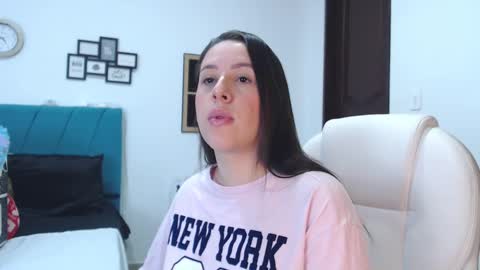 Kamilalopez online show from 02.11.25