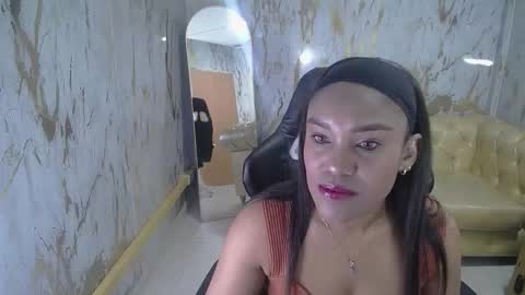 Snapshot of kamala_a chatting on 10.27.25 Kamala. Live 2100 - 600 online show from 10.27.25