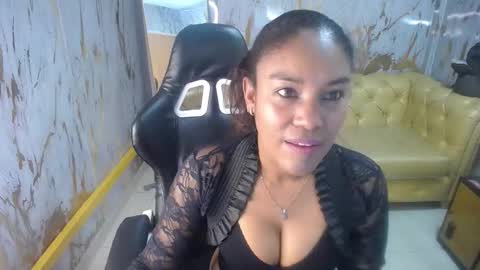 Snapshot of kamala_a chatting on 11.09.25 Kamala. Live 2100 - 600 online show from 11.09.25