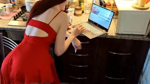 Snapshot of kamila__moore chatting on 04.15.26 Kamila online show from 04.15.26