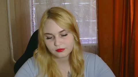 Snapshot of kamilablonde chatting on 07.23.26 KamilaBlonde online show from 07.23.26