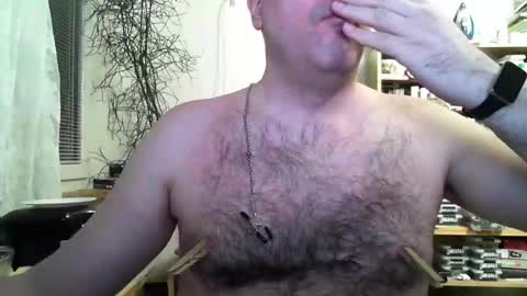 Snapshot of kamiluc1974_2 chatting on 02.24.25 Kamil Lipovy online show from 02.24.25