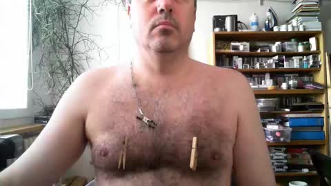 Snapshot of kamiluc1974_2 chatting on 10.27.25 Kamil Lipovy online show from 10.27.25