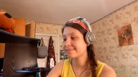 Mari  Simmons online show from 09.27.25