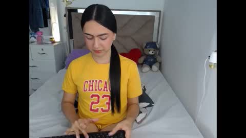 Snapshot of kammi_candy chatting on 05.21.26 -- kammi -- online show from 05.21.26