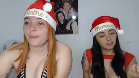Snapshot of kammy_cami chatting on 12.22.24 kammy y camila online show from 12.22.24