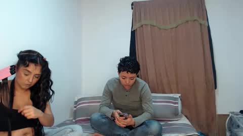 Snapshot of kammy_cami chatting on 05.11.26 kammy y camila online show from 05.11.26