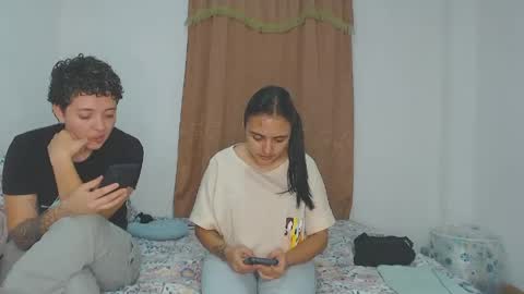 Snapshot of kammy_cami chatting on 06.01.26 kammy y camila online show from 06.01.26