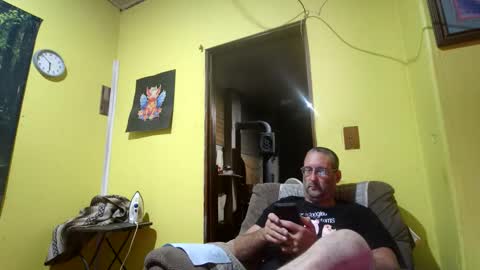 Snapshot of kansasfarmer1 chatting on 12.20.25 kansasfarmer1 online show from 12.20.25