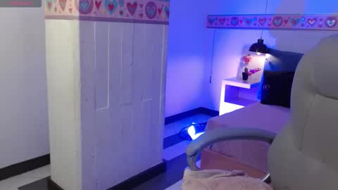 kaoryy_1 online show from 12.16.25