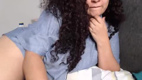 Snapshot of kara__gower chatting on 12.03.25 kara online show from 12.03.25