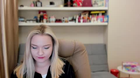 Snapshot of kara_smith_ chatting on 04.24.26 Kara. Off from 15th till 24th of December online show from 04.24.26