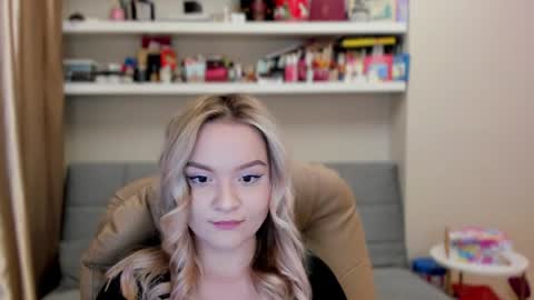 Snapshot of kara_smith_ chatting on 06.19.26 Kara. Off from 15th till 24th of December online show from 06.19.26