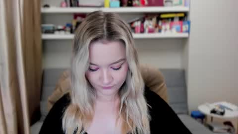 Snapshot of kara_smith_ chatting on 07.09.26 Kara. Off from 15th till 24th of December online show from 07.09.26
