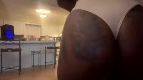 Snapshot of karamelkandy69 chatting on 12.19.24 Karamelkandy69 online show from 12.19.24