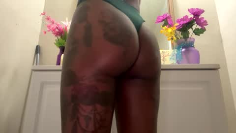 Snapshot of karamelkandy69 chatting on 01.24.25 Karamelkandy69 online show from 01.24.25