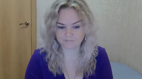 karennelsonx online show from 09.17.25