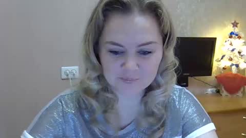 karennelsonx online show from 12.17.25