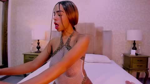 KarenNewman online show from 12.16.25