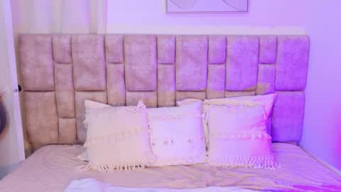 Snapshot of kariina_wong chatting on 11.29.25 kariina_wong online show from 11.29.25