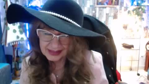 Snapshot of karima_sarabe chatting on 12.24.24 karima_sarabe online show from 12.24.24