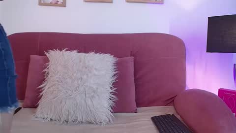 karina online show from 10.24.25