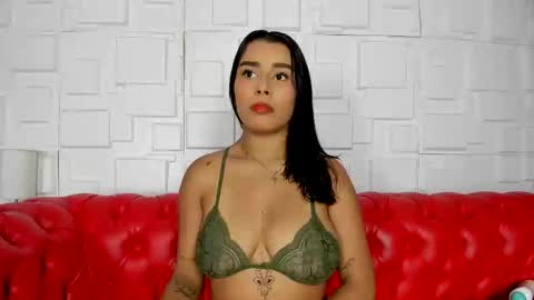 Snapshot of karina_aurora chatting on 02.06.25 karina_aurora online show from 02.06.25
