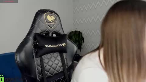 karina_broks online show from 11.13.25