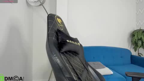 karina_broks online show from 11.19.25