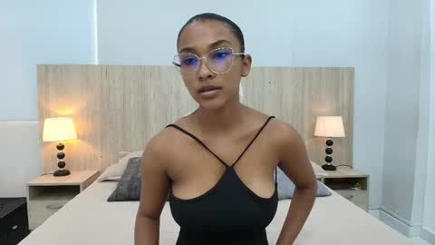 Karina Calderon online show from 04.14.26