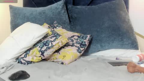 Snapshot of karina_mason chatting on 12.16.24 Karina online show from 12.16.24