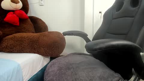 Karina online show from 10.29.25