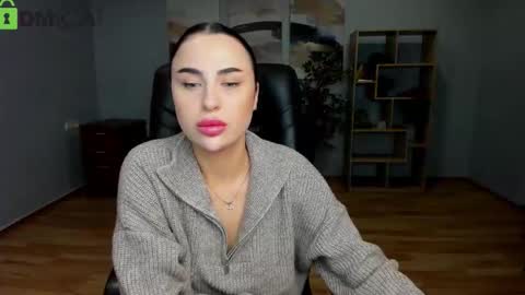 Snapshot of karina_nolan chatting on 11.19.25 Karina Nolan online show from 11.19.25