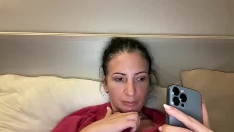 Snapshot of karinablair chatting on 12.17.24 Karina online show from 12.17.24