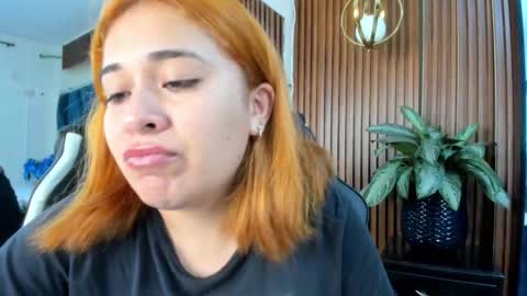 karinasanchezz online show from 10.13.25