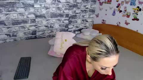 Snapshot of karla_anna chatting on 09.17.25 Andreea Fun it s my name online show from 09.17.25