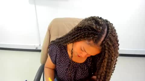 Snapshot of karla_cg chatting on 03.04.25 karla_cg online show from 03.04.25