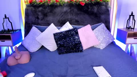 Karla Gonzaless online show from 02.05.25