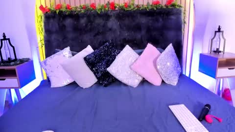 Karla Gonzaless online show from 03.04.25