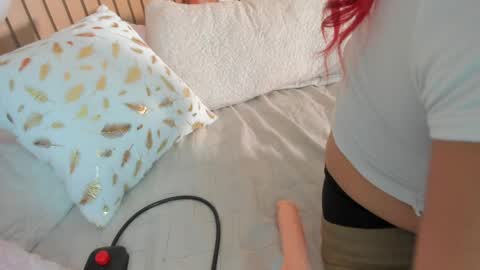 Karla Gonzaless online show from 04.19.26