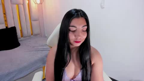 Snapshot of karla_hernandez chatting on 01.23.25 Karla online show from 01.23.25