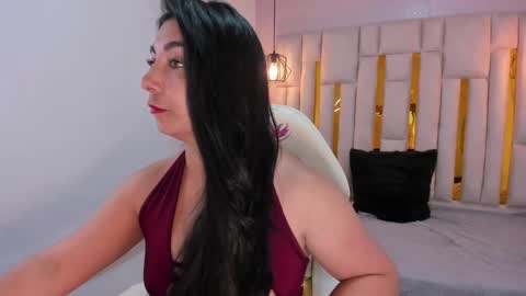 Snapshot of karla_hernandez chatting on 02.19.25 Karla online show from 02.19.25