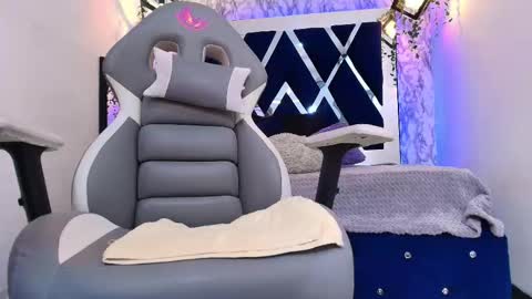 Snapshot of karla_hernandez chatting on 09.29.25 Karla online show from 09.29.25