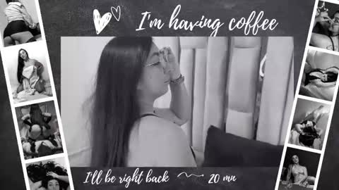 Snapshot of karla_hernandez chatting on 10.22.25 Karla online show from 10.22.25