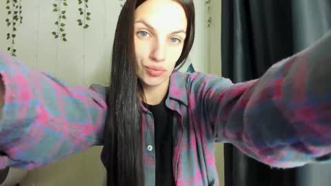 karla_lim online show from 10.06.25