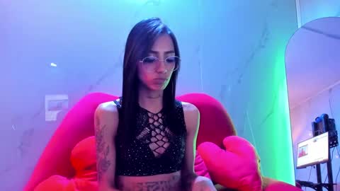 Snapshot of karlaslutskinny__ chatting on 10.08.25 karlaslutskinny__ online show from 10.08.25