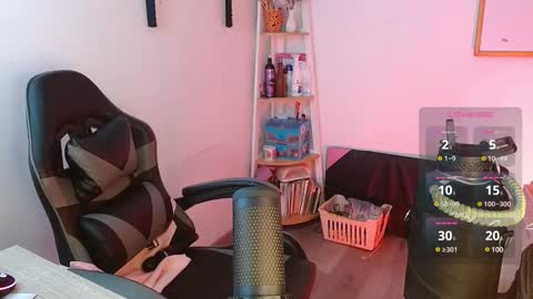 Snapshot of karlavittar chatting on 02.24.25 karlavittar online show from 02.24.25