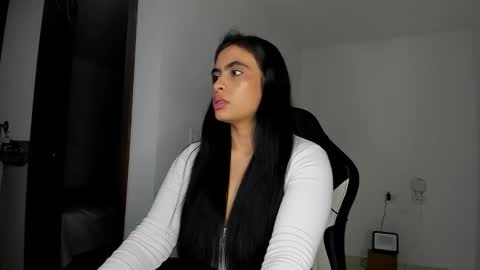 karlavx_01 online show from 10.12.25