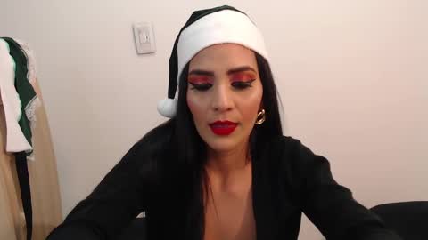 Snapshot of karlota_hank chatting on 12.25.24 Karlis online show from 12.25.24