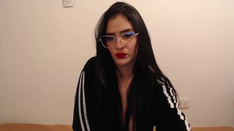 Snapshot of karlota_hank chatting on 01.13.25 Karlis online show from 01.13.25